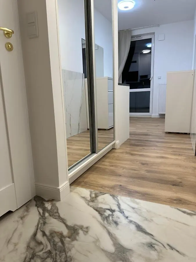 Luxury Iris Apartment Warsaw Poland
