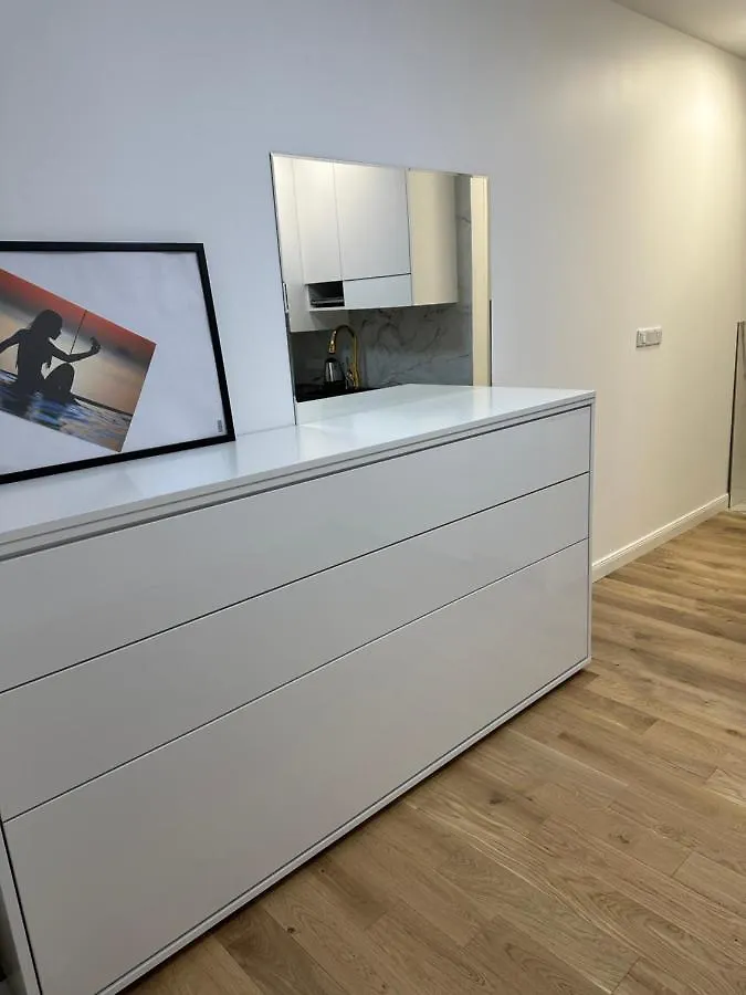 Luxury Iris Apartment Warsaw