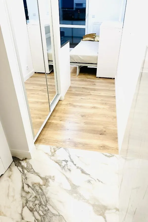Luxury Iris Apartment Warsaw Poland