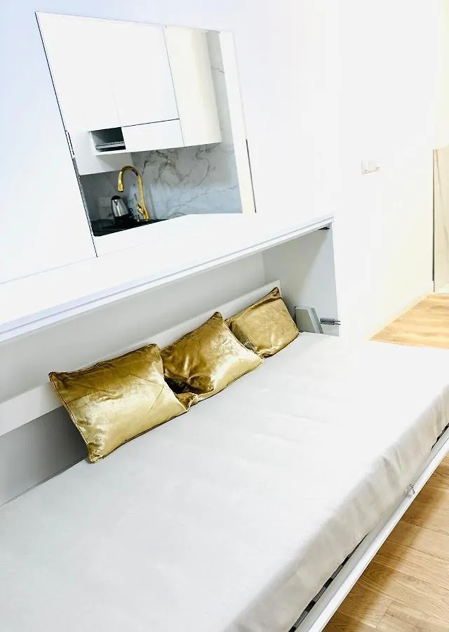 Luxury Iris Apartment Warsaw 0*,