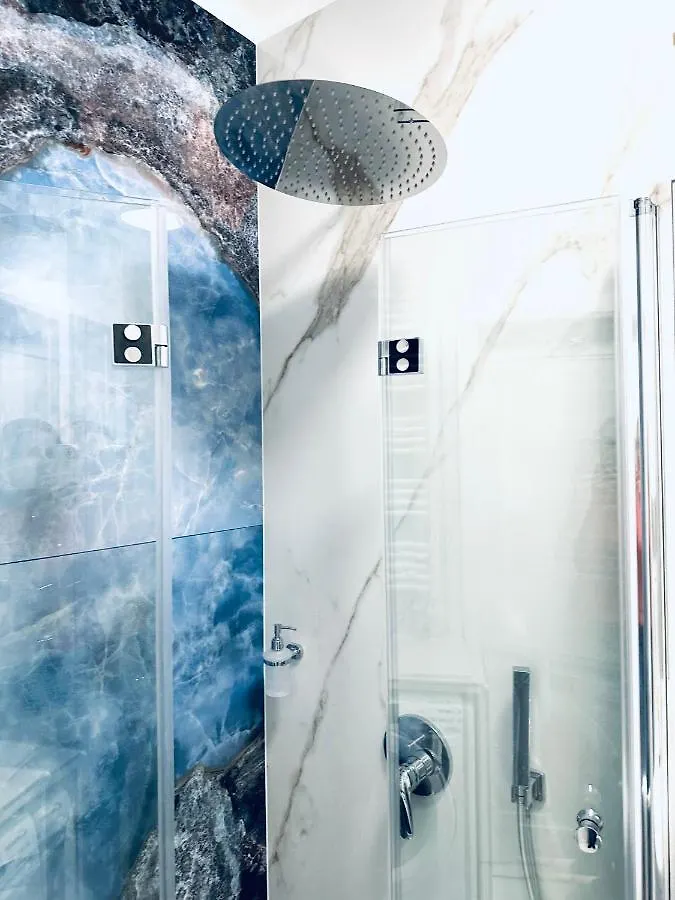Luxury Iris Apartment Warsaw