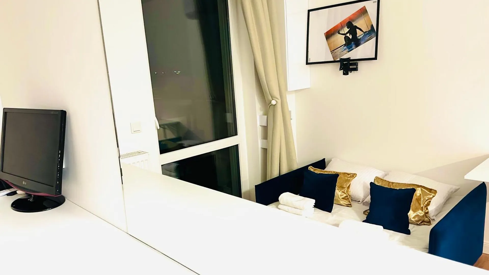 Luxury Iris Apartment Warsaw